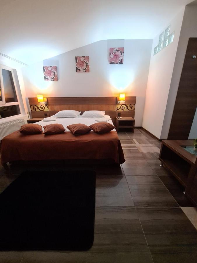 Bed and Breakfast Garsoniera Privata Бухарест Экстерьер фото
